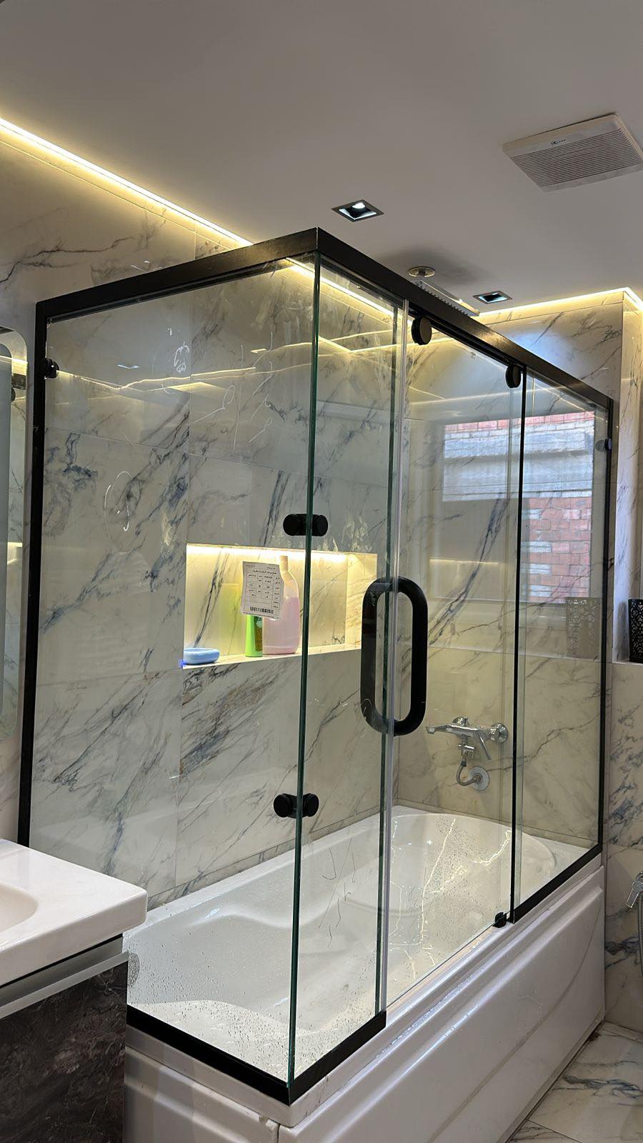 كبائن شاور عصرية