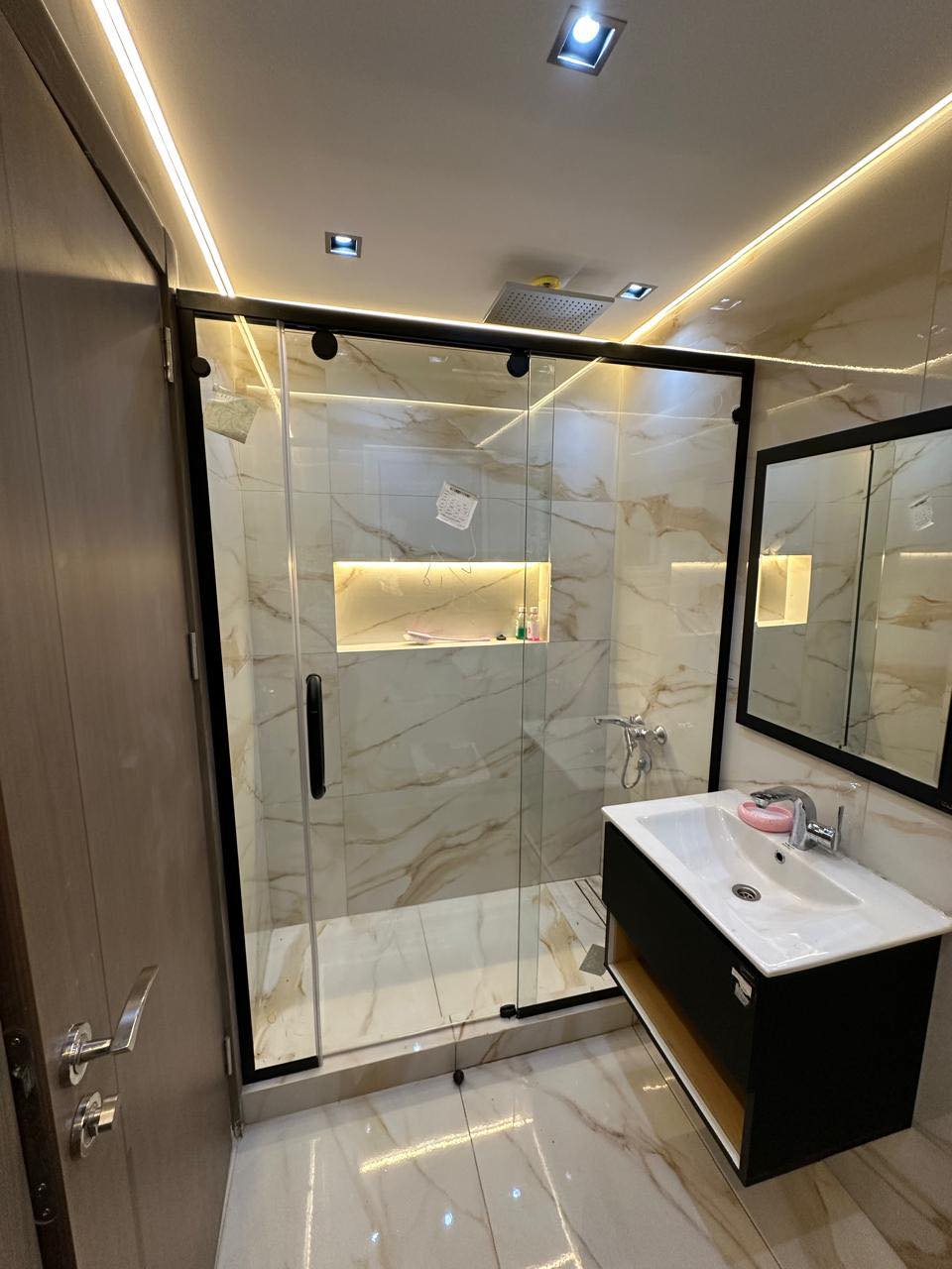 زجاج سيكوريت